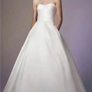 New Anne Barge Collins Wedding Gown
